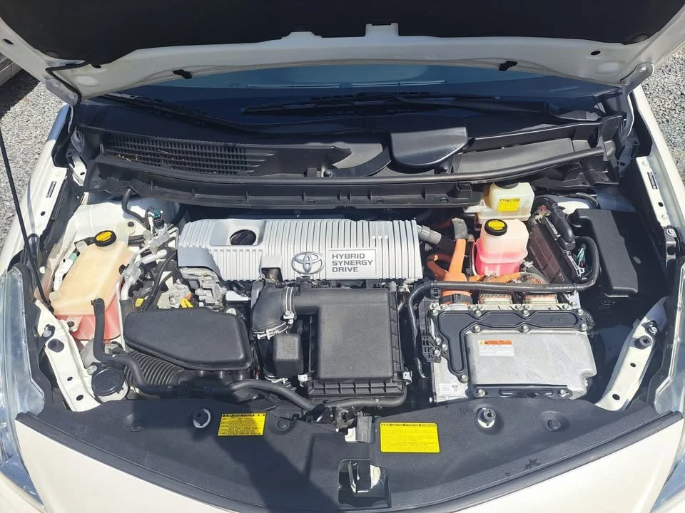 2012 Toyota Prius 3rd Gen - Image 7 of 12