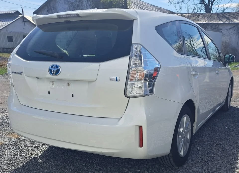 2012 Toyota Prius 3rd Gen - Image 3 of 12