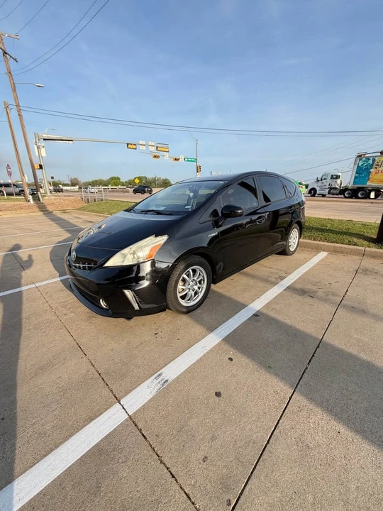 2012 Toyota Prius 3rd Gen - Image 3 of 7