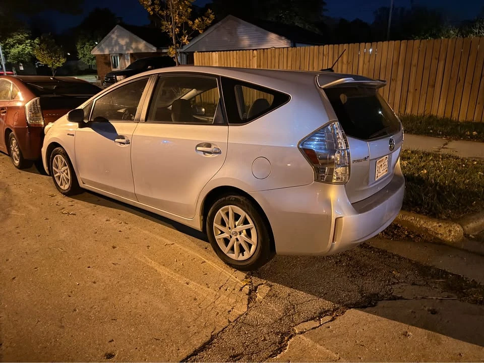 2012 Toyota Prius 3rd Gen - Image 2 of 4