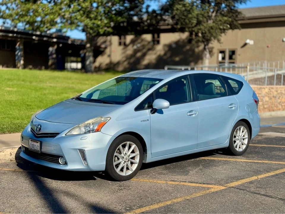 2012 Toyota Prius 3rd Gen - Image 15 of 20