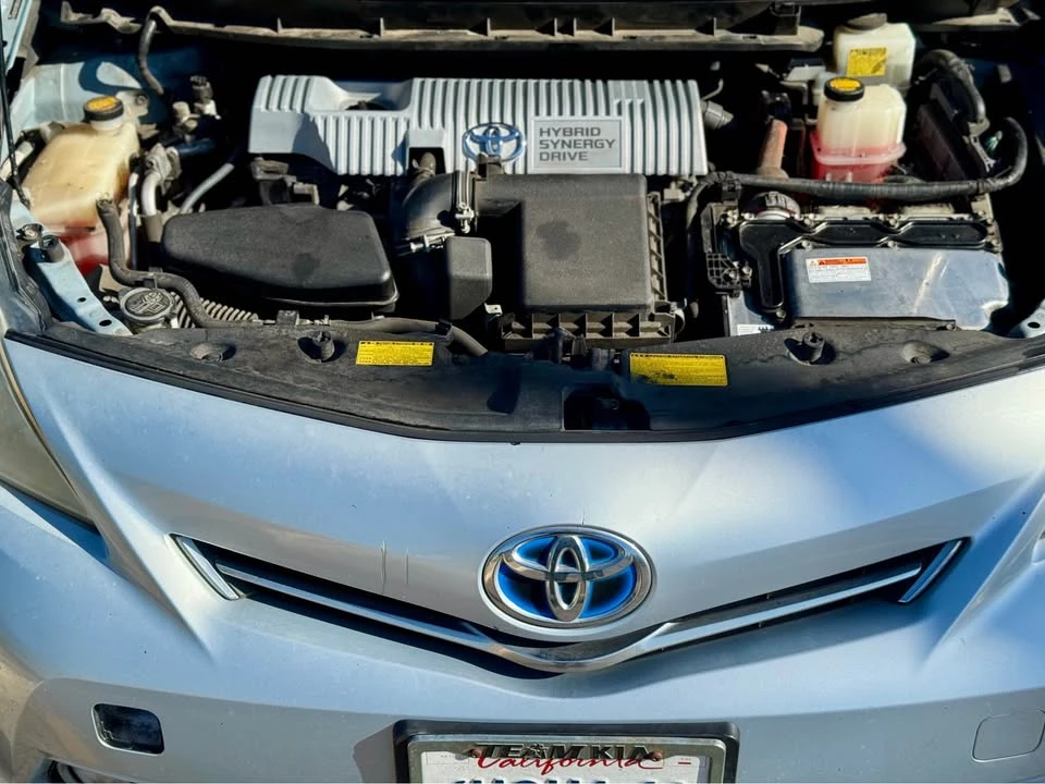 2012 Toyota Prius 3rd Gen - Image 10 of 20