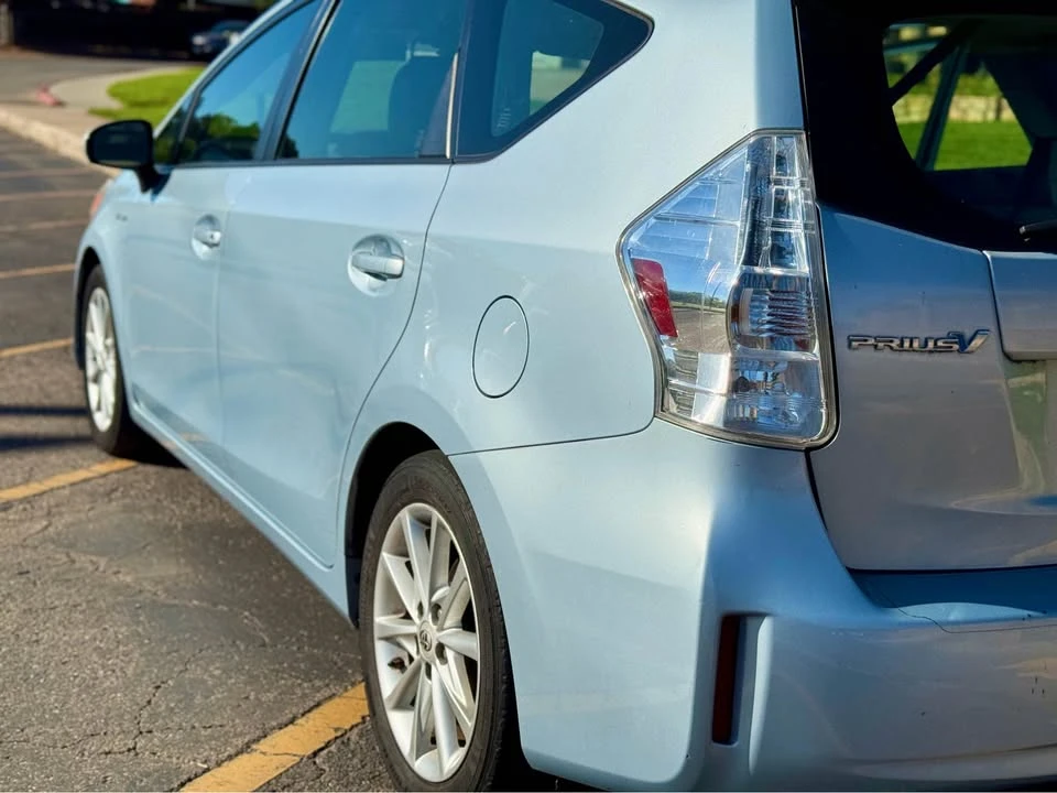 2012 Toyota Prius 3rd Gen - Image 2 of 20