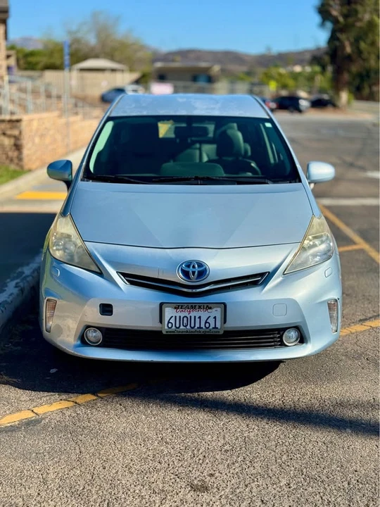 2012 Toyota Prius 3rd Gen - Image 16 of 20
