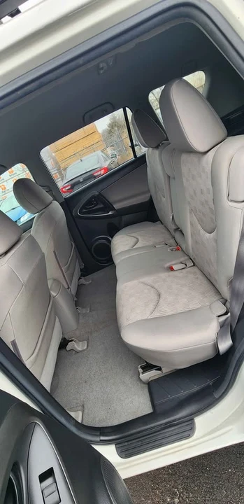 2012 Toyota RAV4 3rd Gen - Image 11 of 17
