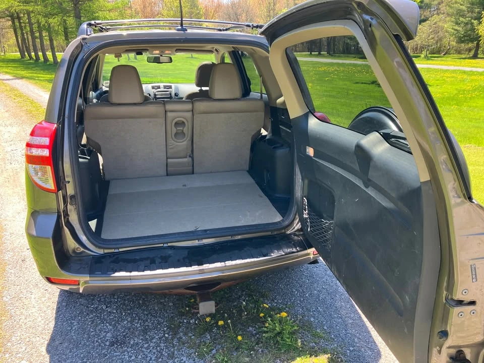 2012 Toyota RAV4 3rd Gen - Image 4 of 11