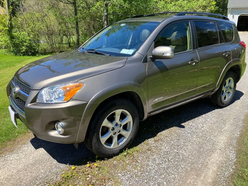 2012 Toyota RAV4 3rd Gen - Image 2 of 11