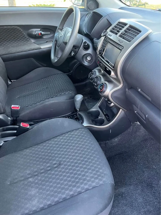 2012 Toyota Yaris - Image 9 of 13
