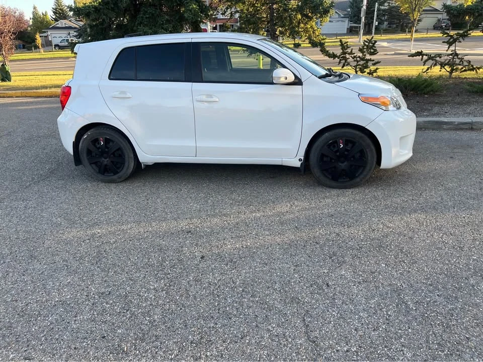 2012 Toyota Yaris - Image 5 of 13