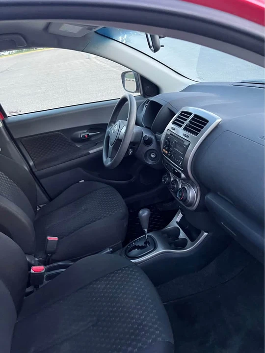 2012 Toyota Yaris - Image 9 of 10