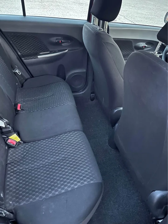 2012 Toyota Yaris - Image 10 of 10