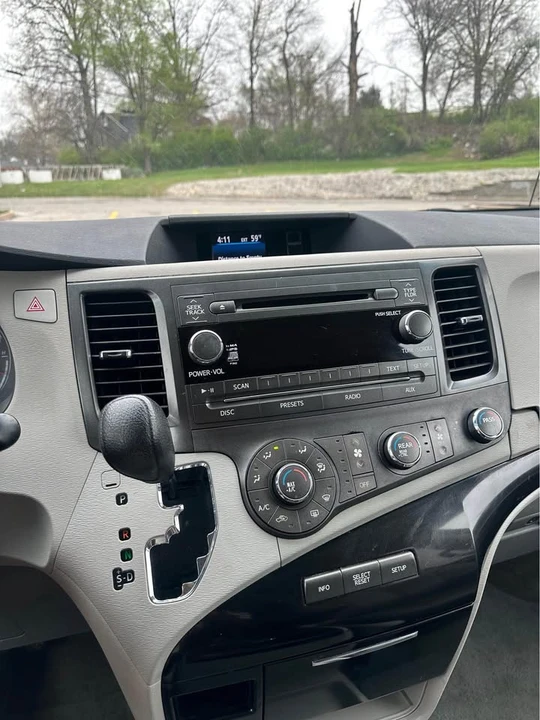 2012 Toyota Sienna 3rd Gen - Image 10 of 14