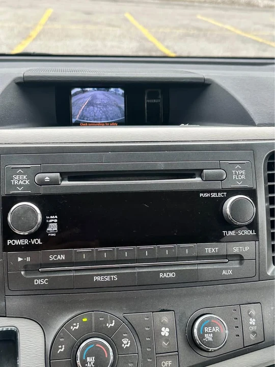 2012 Toyota Sienna 3rd Gen - Image 12 of 14