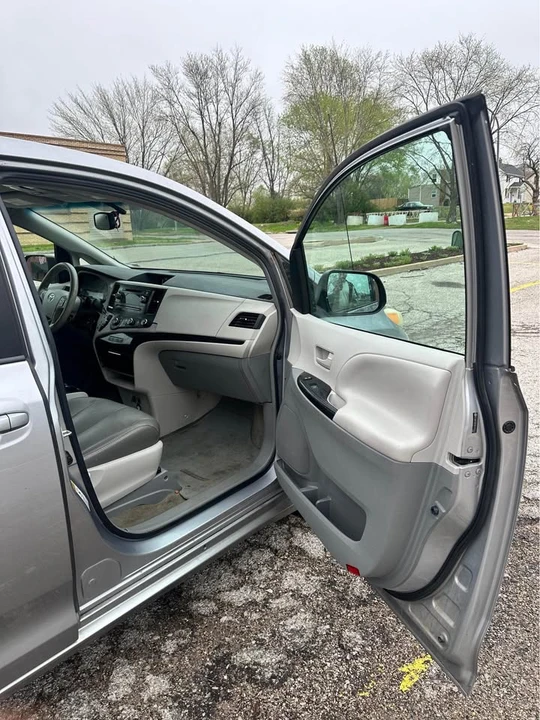 2012 Toyota Sienna 3rd Gen - Image 8 of 14