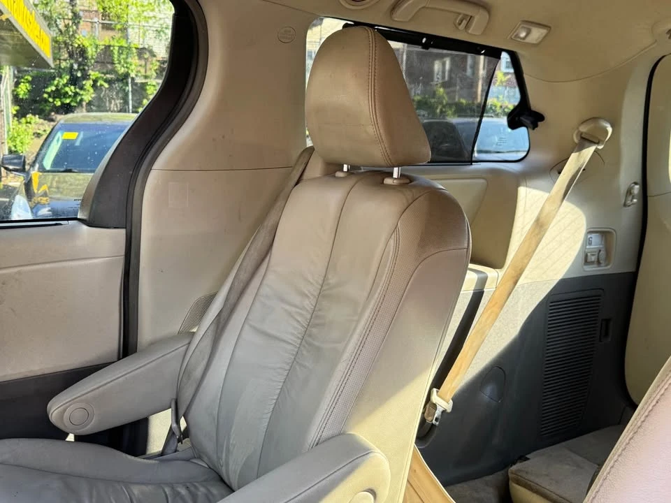 2012 Toyota Sienna 3rd Gen - Image 12 of 17