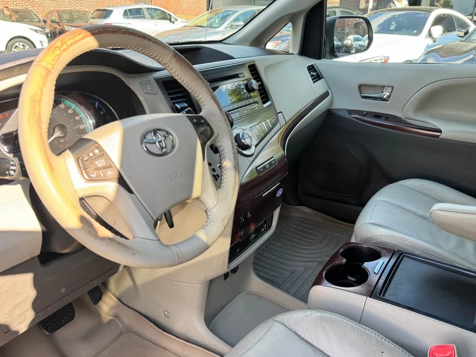 2012 Toyota Sienna 3rd Gen - Image 9 of 17