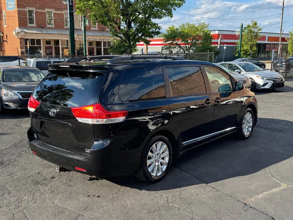 2012 Toyota Sienna 3rd Gen - Image 7 of 17