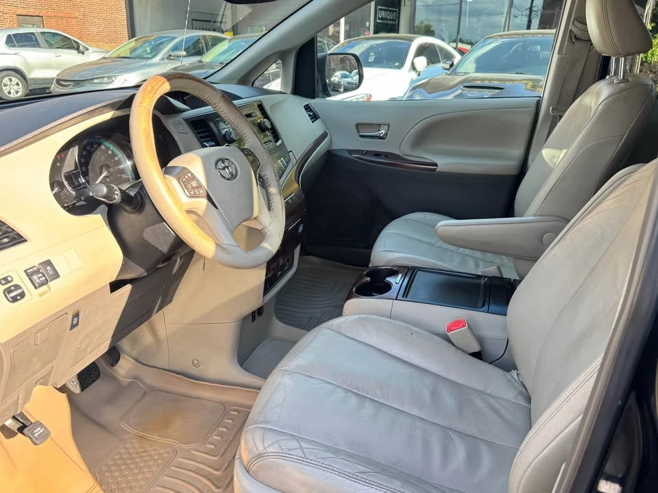 2012 Toyota Sienna 3rd Gen - Image 8 of 17