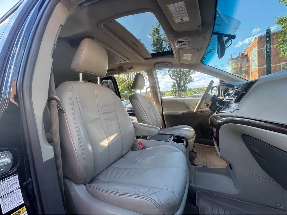 2012 Toyota Sienna 3rd Gen - Image 16 of 17