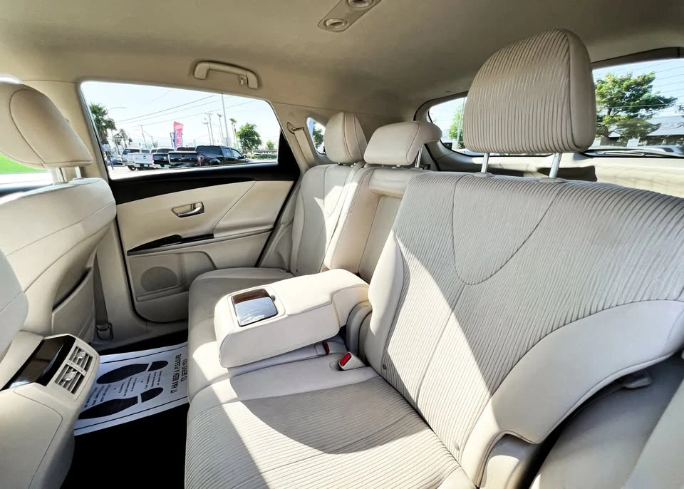 2012 Toyota Venza - Image 11 of 20