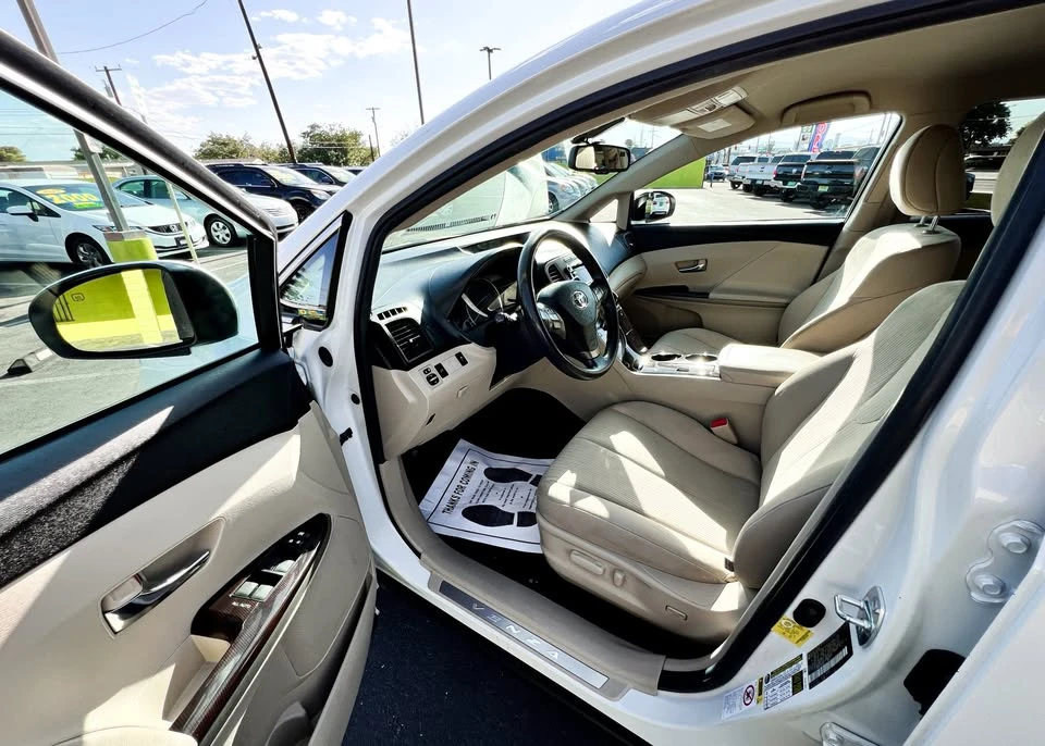 2012 Toyota Venza - Image 15 of 20