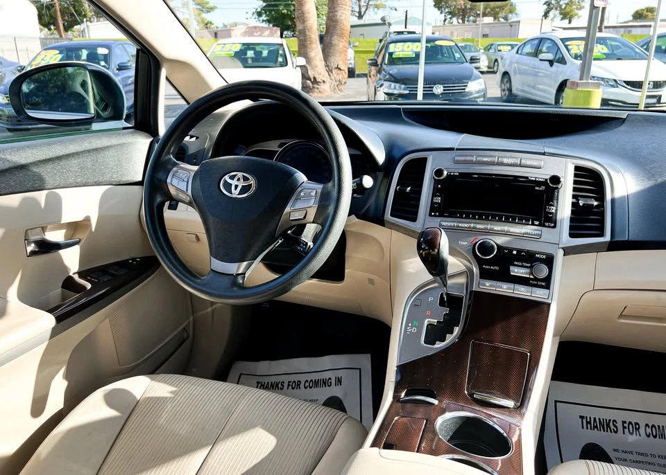 2012 Toyota Venza - Image 12 of 20