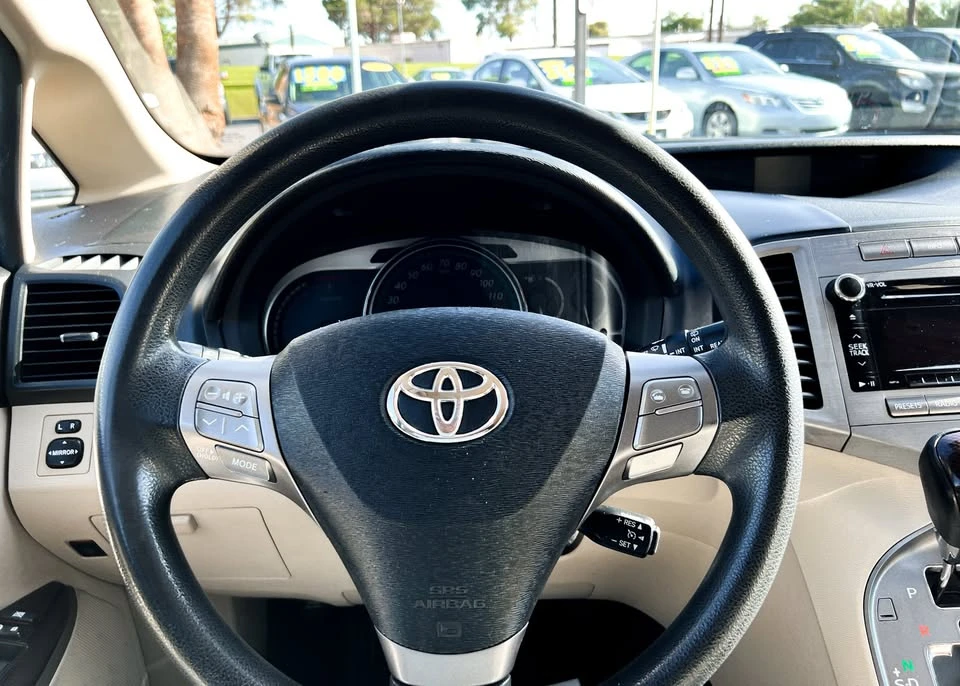 2012 Toyota Venza - Image 16 of 20