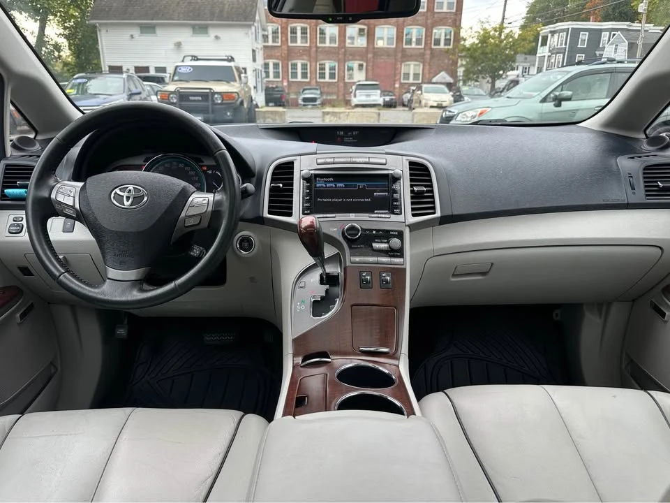 2012 Toyota Venza - Image 11 of 13