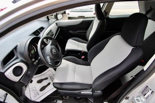 2012 Toyota Yaris - Image 12 of 16
