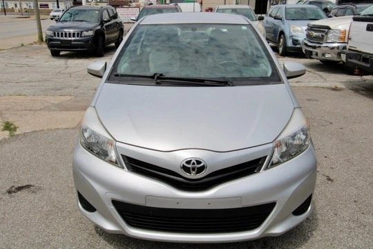 2012 Toyota Yaris - Image 10 of 16