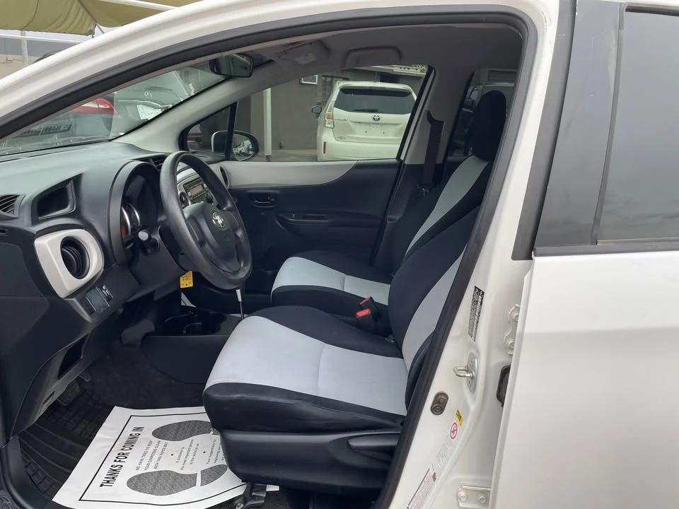 2012 Toyota Yaris - Image 5 of 13