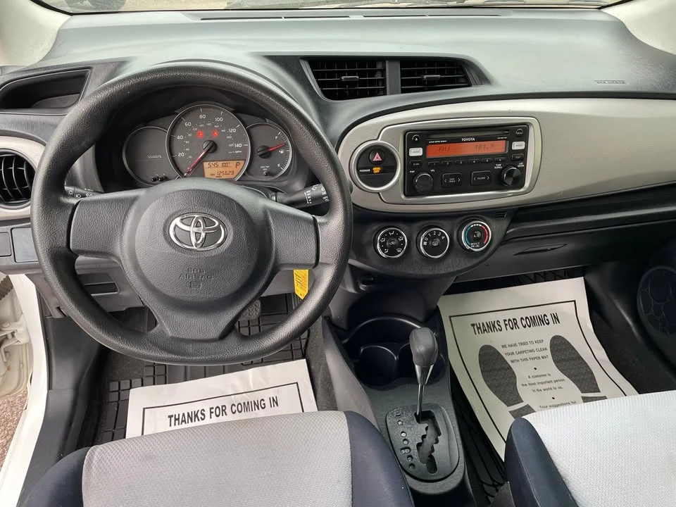 2012 Toyota Yaris - Image 9 of 13