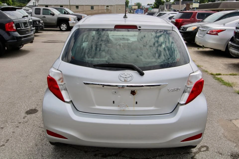 2012 Toyota Yaris - Image 5 of 16