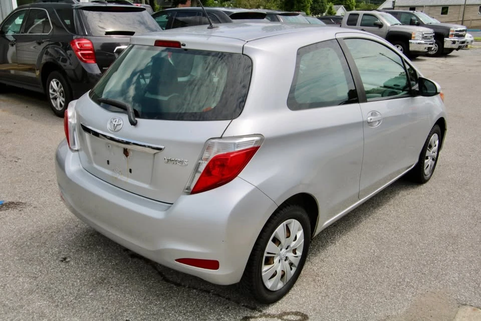 2012 Toyota Yaris - Image 6 of 16