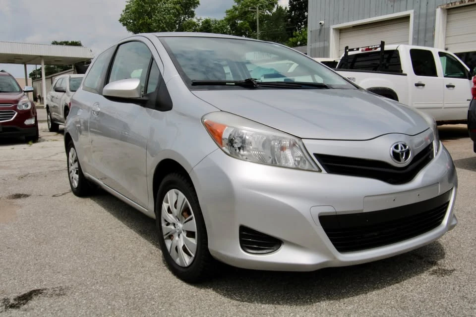 2012 Toyota Yaris - Image 8 of 16
