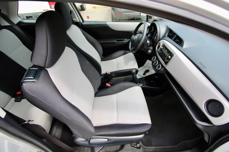 2012 Toyota Yaris - Image 14 of 16