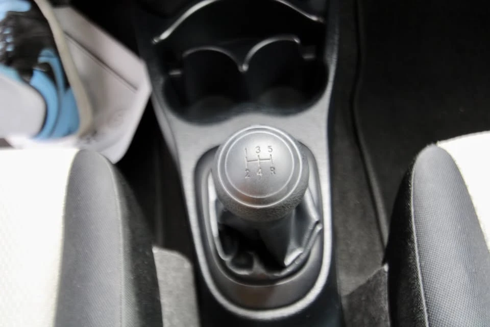 2012 Toyota Yaris - Image 16 of 16