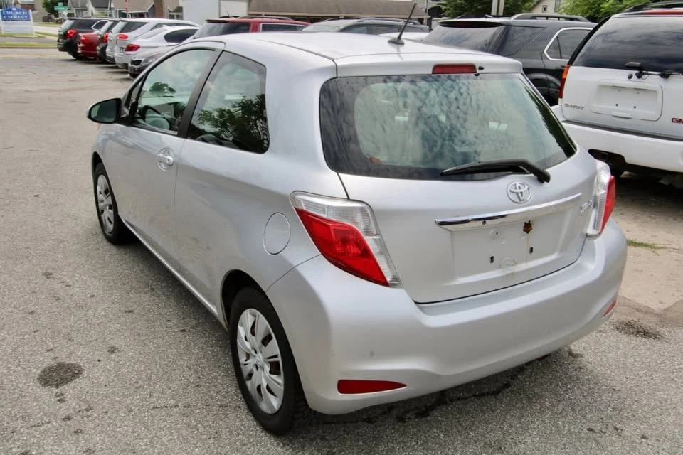 2012 Toyota Yaris - Image 4 of 16