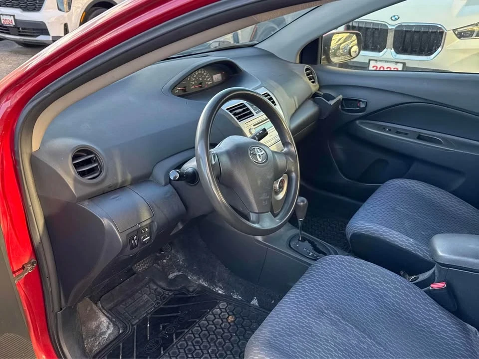 2012 Toyota Yaris - Image 4 of 6