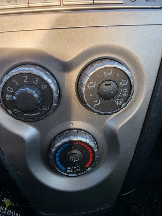 2012 Toyota Yaris - Image 12 of 14