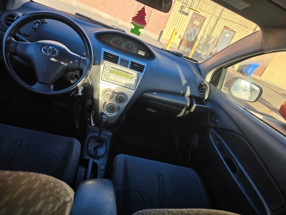 2012 Toyota Yaris - Image 7 of 14