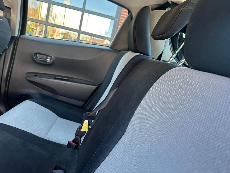 2012 Toyota Yaris - Image 5 of 5