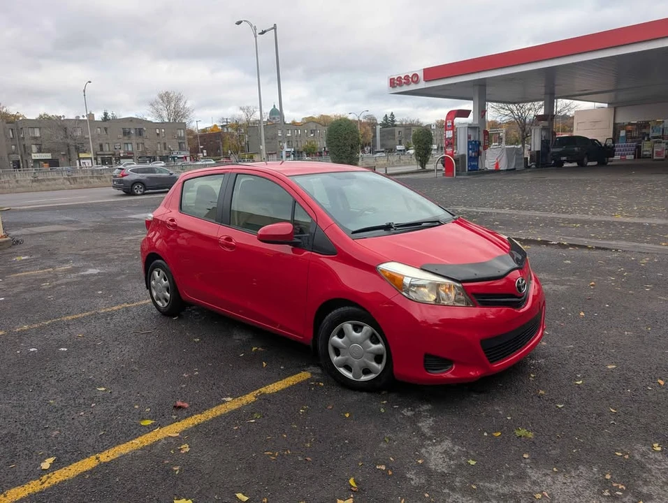 2012 Toyota Yaris - Image 3 of 11