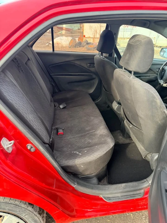 2012 Toyota Yaris - Image 11 of 13