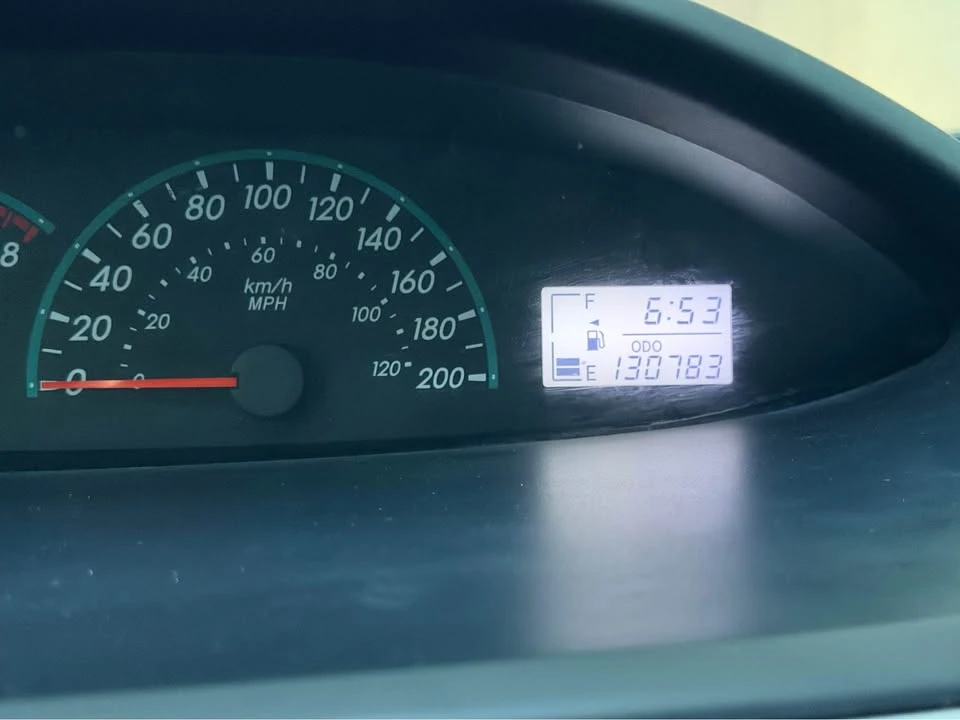 2012 Toyota Yaris - Image 7 of 13