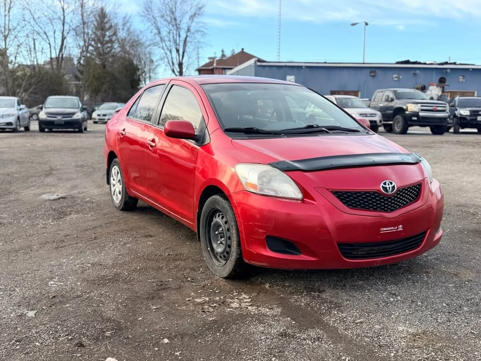 2012 Toyota Yaris - Image 2 of 13