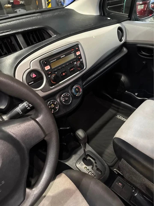 2012 Toyota Yaris - Image 4 of 7