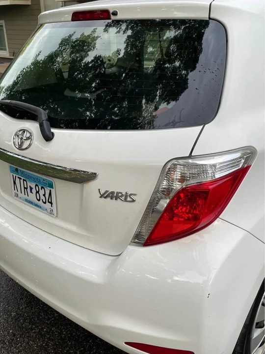2012 Toyota Yaris - Image 8 of 12
