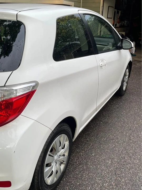 2012 Toyota Yaris - Image 9 of 12