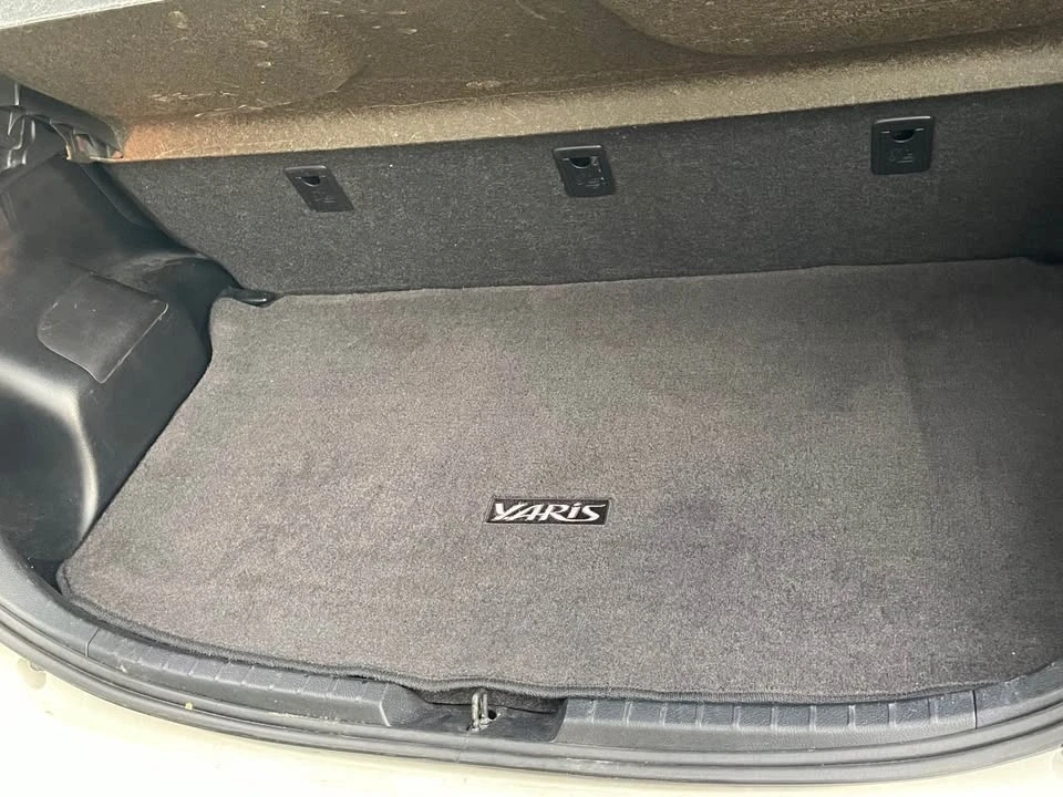 2012 Toyota Yaris - Image 6 of 12